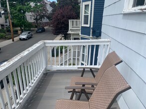 21 Tufts St, Unit 2 in Cambridge, MA - Building Photo - Building Photo
