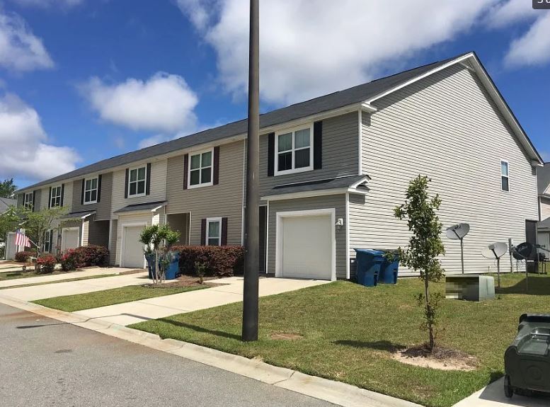 10 Brown Thrasher Ct in Port Wentworth, GA - Building Photo