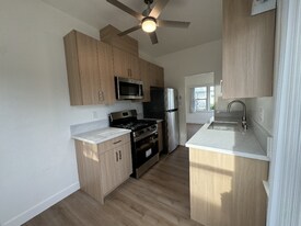 2317 Ocean Park Blvd, Unit 2317- A in Santa Monica, CA - Building Photo