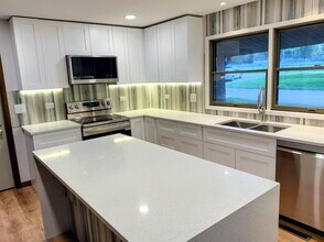 27996 W Roberts Rd in Lake Barrington, IL - Building Photo - Building Photo