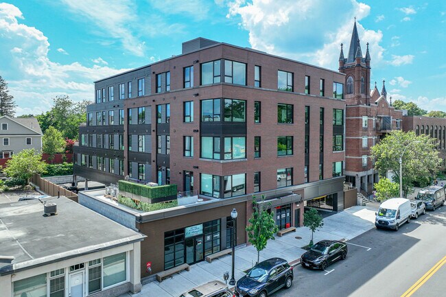166 Main in Watertown, MA - Foto de edificio - Building Photo
