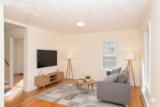 18 Union St in Reading, MA - Building Photo - Building Photo