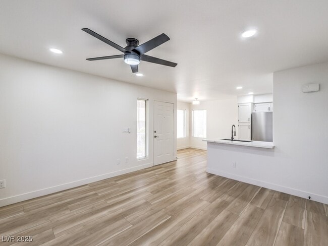 property at 3425 E Russell Rd