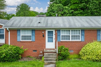 Lincoln Grove Apartments in Greensboro, NC - Building Photo - Building Photo