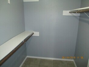 7400 Bellerive Dr, Unit 310 in Houston, TX - Building Photo - Building Photo