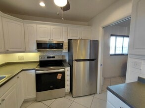 5300 Washington St in Hollywood, FL - Foto de edificio - Building Photo