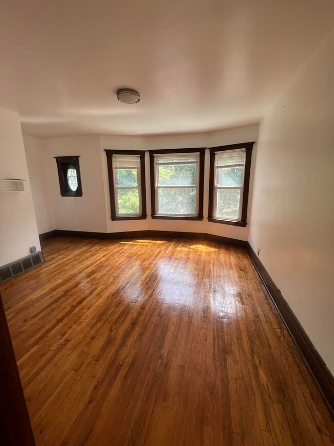 2921 Helen St in Detroit, MI - Building Photo - Building Photo