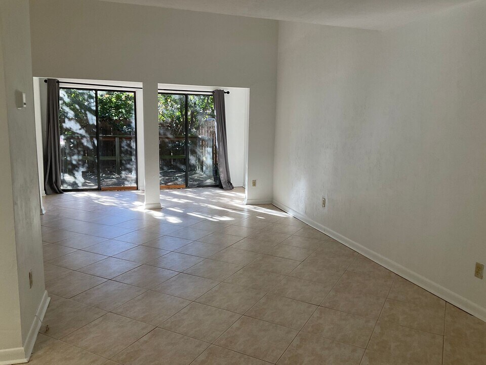 7019 SW 44 Ave in Gainesville, FL - Building Photo