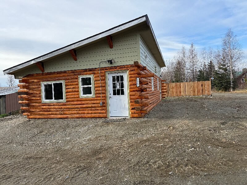 1512 Pittman Rd in Wasilla, AK - Building Photo