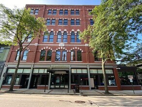 83 Hanover St in Manchester, NH - Foto de edificio - Building Photo