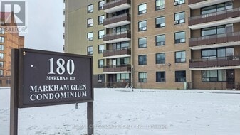 180 Markham Rd in Toronto, ON - Building Photo