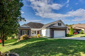 134 Daleyuhski Way in Loudon, TN - Building Photo - Building Photo