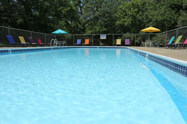 Twin Oaks Apartments in Decatur, IL - Building Photo - Building Photo