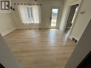 41 Alexandra Ave in Chatham, ON - Building Photo - Building Photo