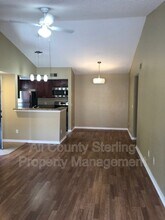 5168 Conroy Rd in Orlando, FL - Foto de edificio - Building Photo