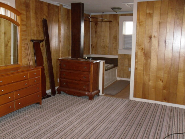 250 N 7th St, Unit garage apt