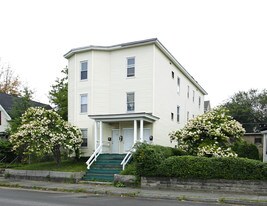 320-326 N Main St in Manchester, NH - Building Photo