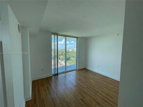 3000 Coral Way, Unit 1501 in Coral Gables, FL - Building Photo - Building Photo