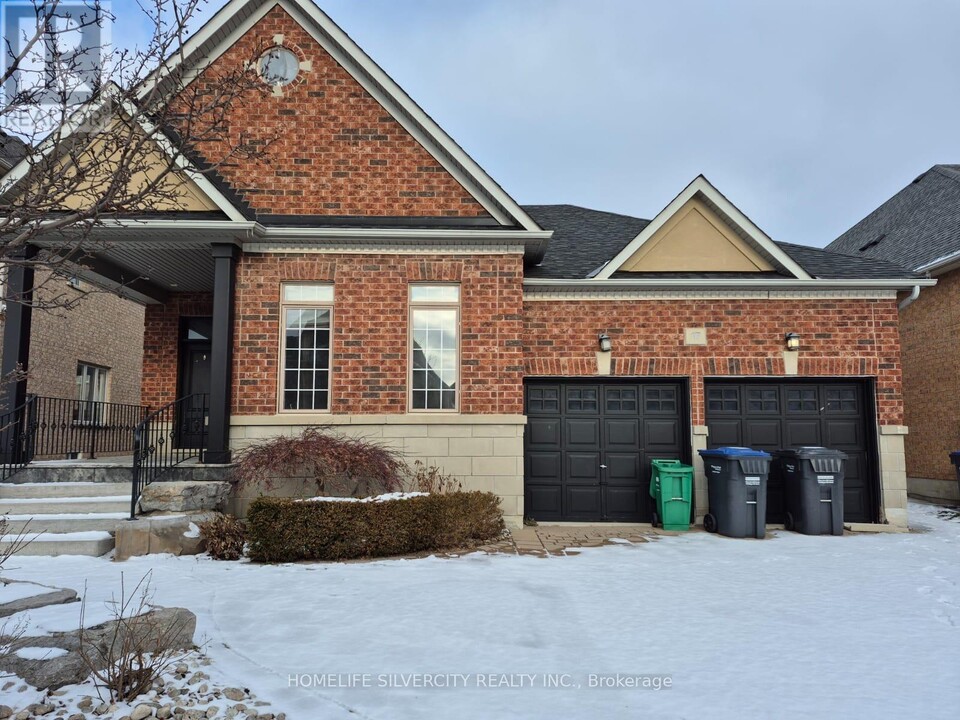 17 Odeon St in Brampton, ON - Building Photo