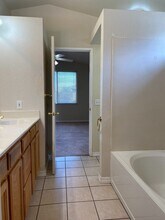 5401 Tamarindo Ln in Elk Grove, CA - Building Photo - Building Photo