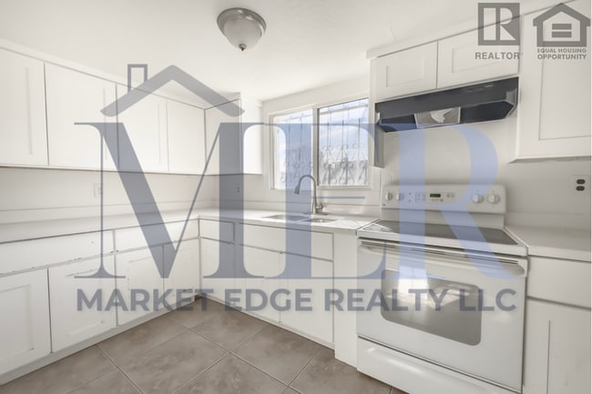 property at 1927 E Sheridan St