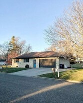 605 Orange St in Prescott, WI - Building Photo