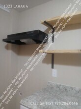 1323 Lamar St in San Antonio, TX - Building Photo - Building Photo