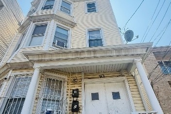 30 Wainwright St
