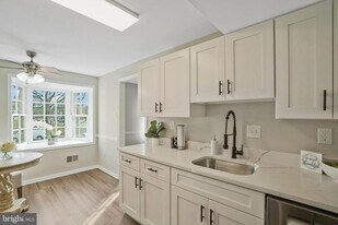 8056 Central Park Dr, Unit LL 1 in Alexandria, VA - Building Photo