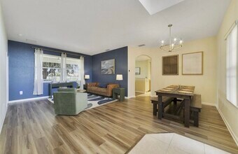 2956 White Cedar Cir in Kissimmee, FL - Building Photo - Building Photo