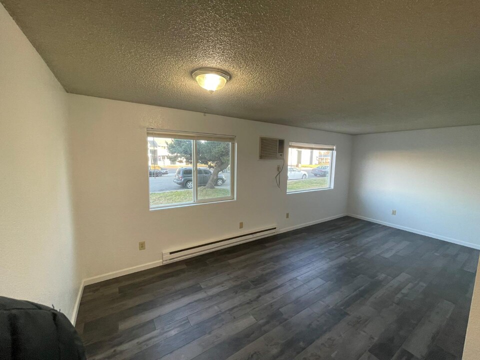 15 N Sheppard Pl in Kennewick, WA - Building Photo