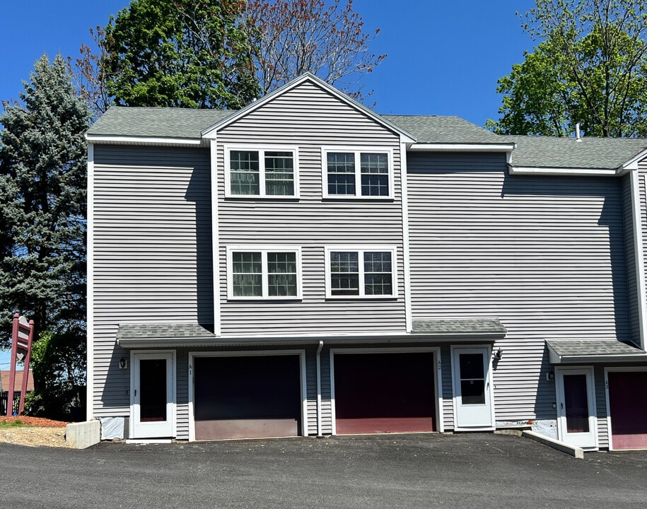 80 Smith St in Lowell, MA - Building Photo