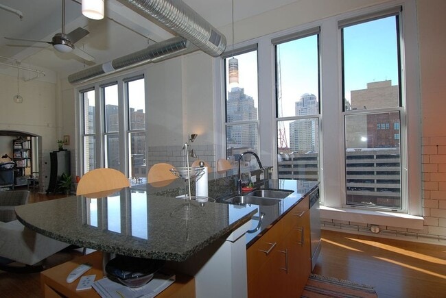 1136 Washington Ave, Unit 609 in St. Louis, MO - Building Photo - Building Photo