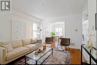 6892 Old Creditview Rd in Mississauga, ON - Building Photo - Building Photo