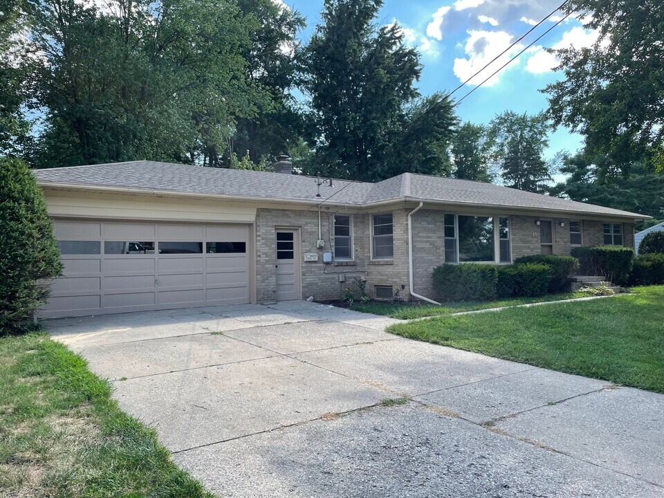 3670 Yellowstone Dr SW in Grandville, MI - Building Photo