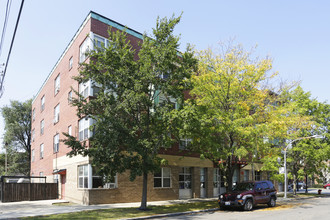 Humboldt Park Residence in Chicago, IL - Building Photo - Building Photo