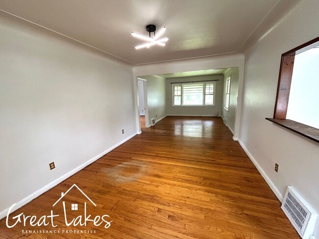 21728 Beechwood Ave in Eastpointe, MI - Building Photo - Building Photo