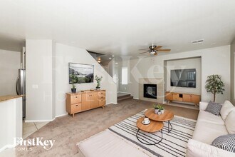 1525 Beams Ave in North Las Vegas, NV - Foto de edificio - Building Photo