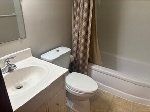 355 NY-31, Unit #3 in Bridgeport, NY - Building Photo - Building Photo