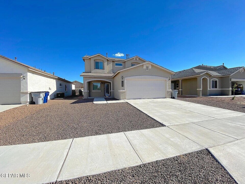 14252 Earl Chokiski in El Paso, TX - Building Photo