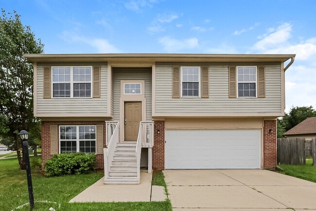 property at 2021 Twin Leaf Ct