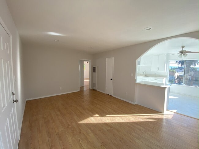 12641 Vanowen St, Unit 4