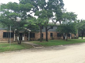 Palmwood Place Apartments in Denton, TX - Building Photo - Building Photo