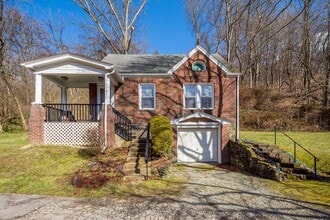 1202 Free Ln in Turtle Creek, PA - Building Photo - Building Photo