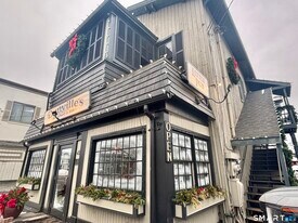 41 Saugatuck Ave in Westport, CT - Building Photo