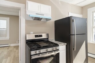 114 Appleton St in Lowell, MA - Foto de edificio - Building Photo