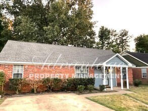 2583 Derbyshire Ave in Memphis, TN - Building Photo - Building Photo