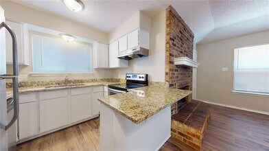 1726 Patricia St in Arlington, TX - Building Photo - Building Photo