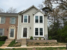 156 Foxview Dr in Glen Burnie, MD - Building Photo