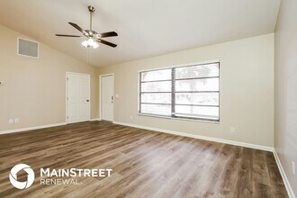 241 NE 10th Ave in Cape Coral, FL - Building Photo - Building Photo